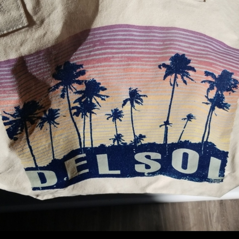 Del sol color changing tote